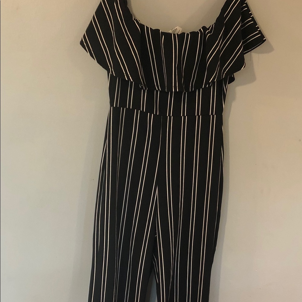Black and white Romper  ⚫️ 20% Off 3+Bundle ⚫️